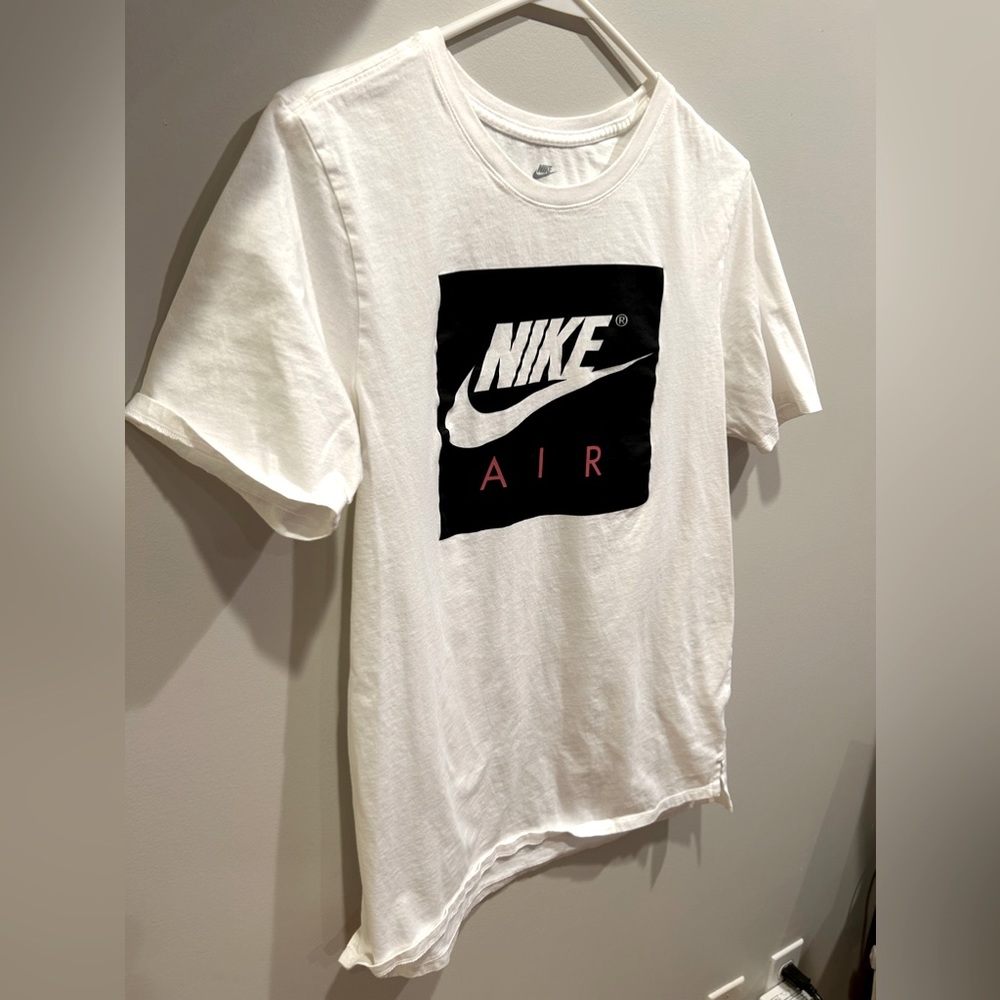 Small Nike shirt white
